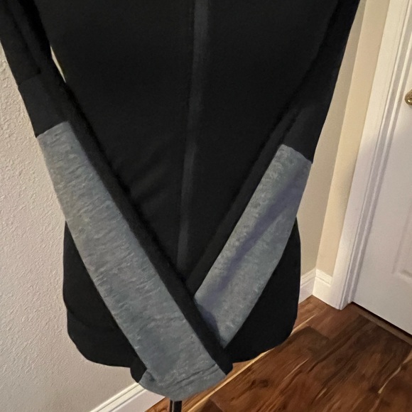 GYMSHARK WOMENS SWEATSHIRT - Picture 3 of 7